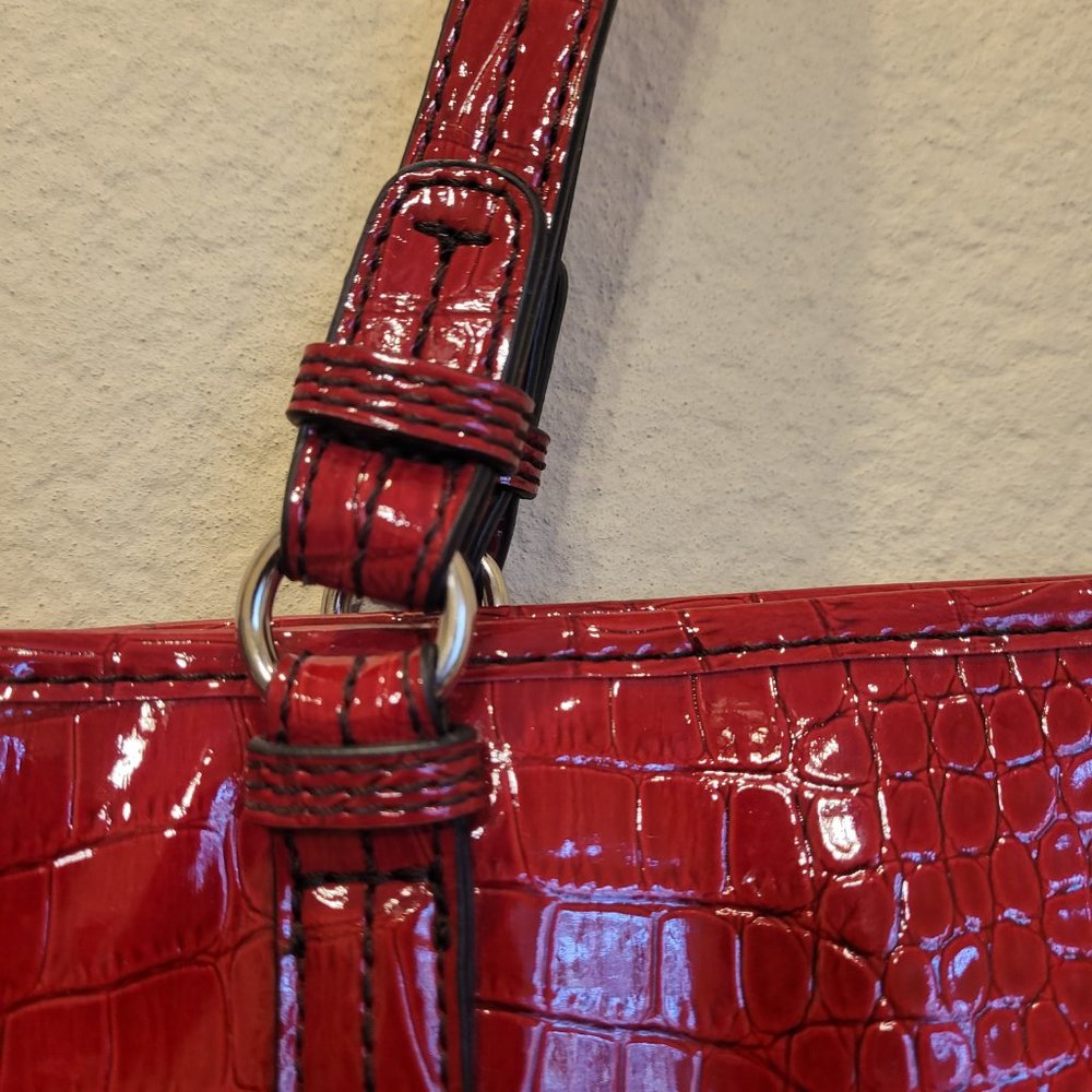 Nine & Co Red Bucket Tote - Picture 13 of 16